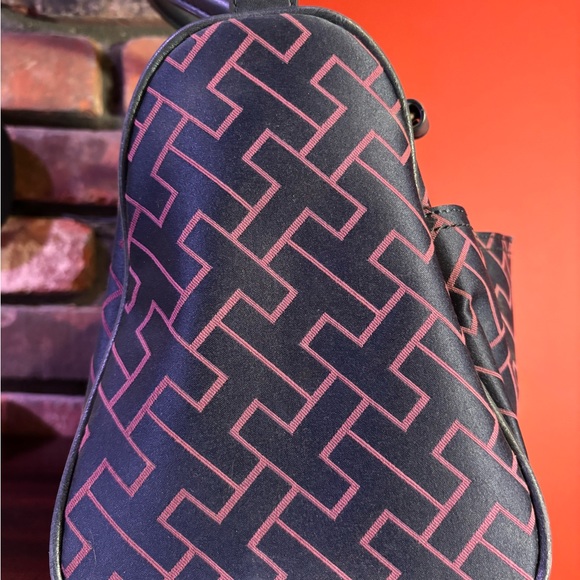 Tommy Hilfiger 'Bowler' Canvas Tote 'Airplane' Bag - Picture 5 of 7